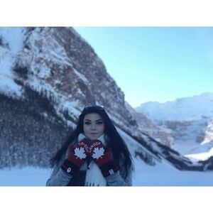 Meet your Posher, Olivia